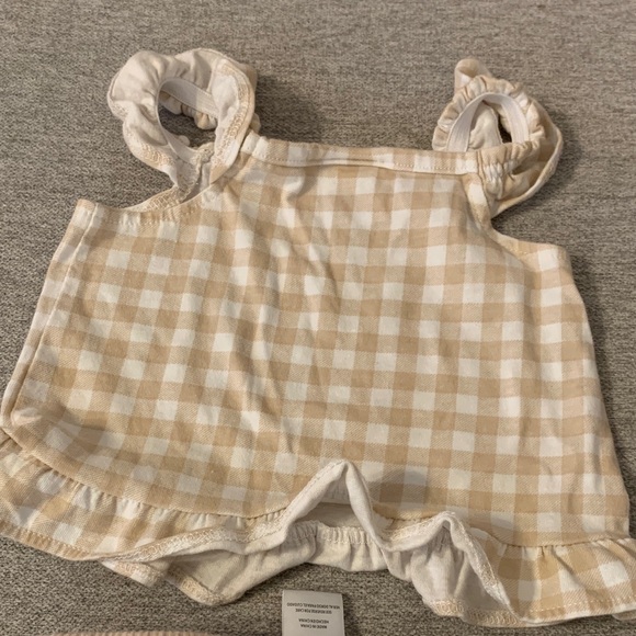 Nicole Miller baby Checkered Top and Ruffled Shorts Set 12 months - Picture 8 of 8